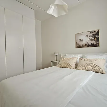 46m2 - Location - Parking Space - Sauna - Self Check-in *