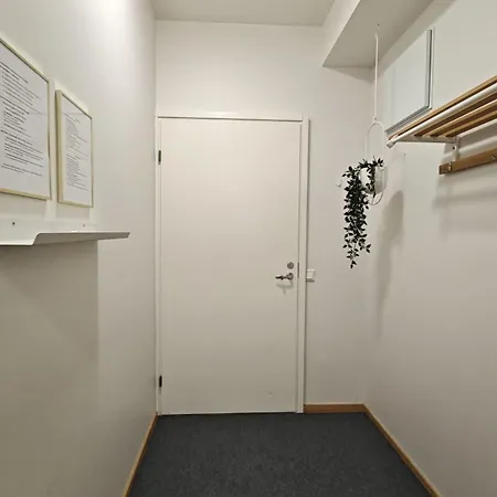 46m2 - Location - Parking Space - Sauna - Self Check-in Huoneisto